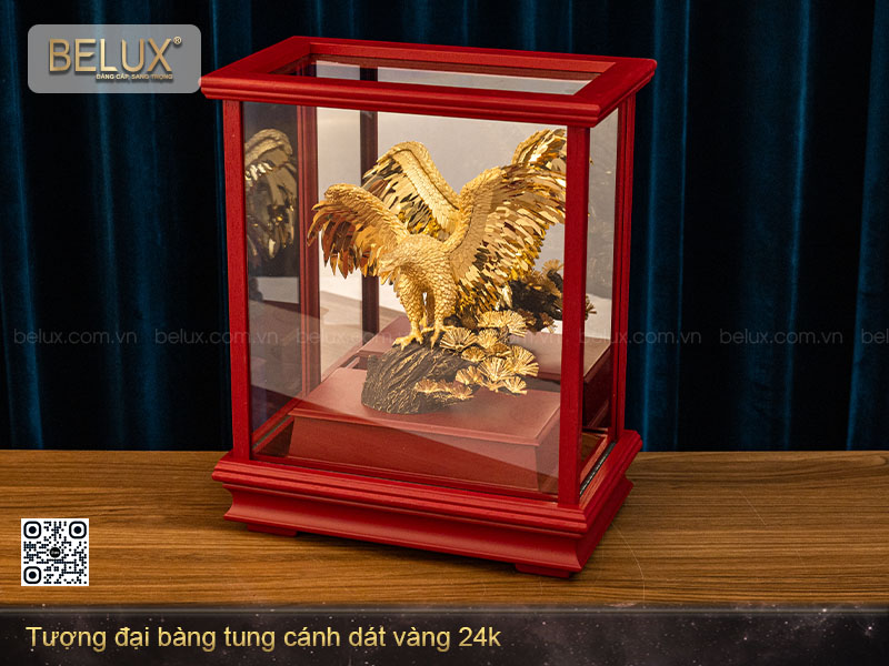 Tượng đại bàng tung cánh dát vàng 24K Mẫu 2